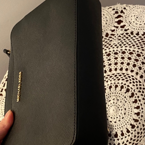 Michael Kors Black Cross Bag - Picture 7 of 8